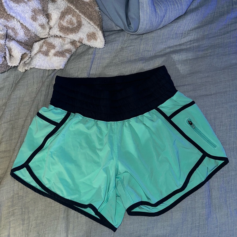 LULULEMON Tracker Shorts II Menthol & Inkwell